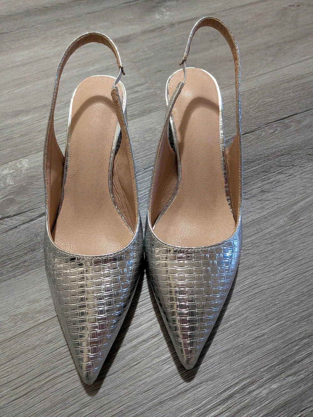 Pointed Slingback Heels in Metallic Silver Perfect Stylish Silver  Shoes!